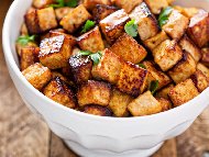 Рецепта Пържено тофу (веган) панирано в царевично нишесте със соев сос